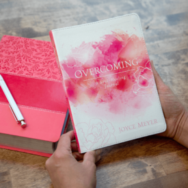 Overcoming: A Soul-Healing Journal By Joyce Meyer