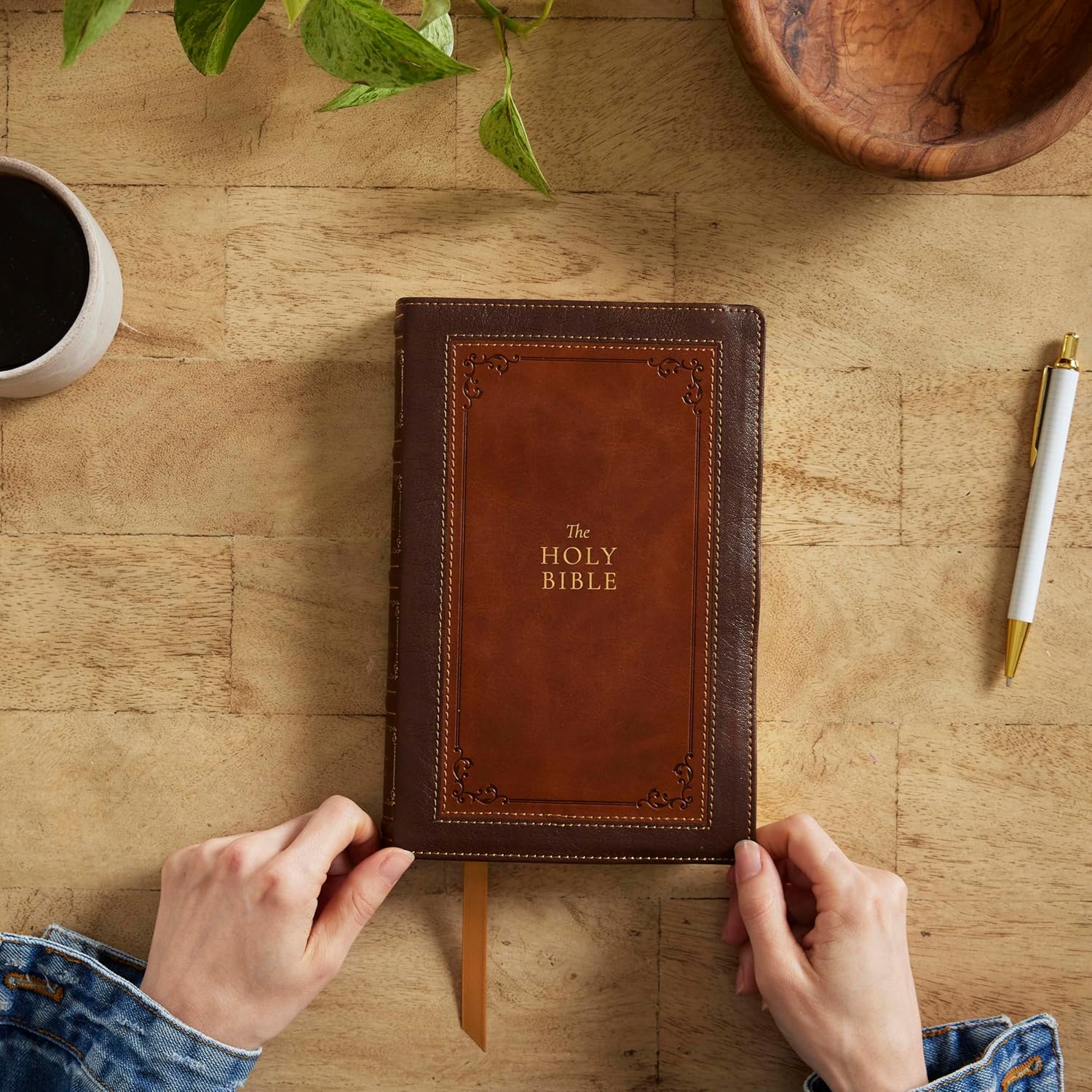 KJV Imitation Leather Holy Bible with Apocrypha 1611 Edition - Image 2